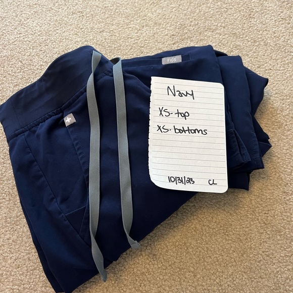 Navy figs - Picture 1 of 1